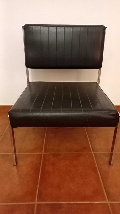 Vintage Cadeira de Metal Cromado