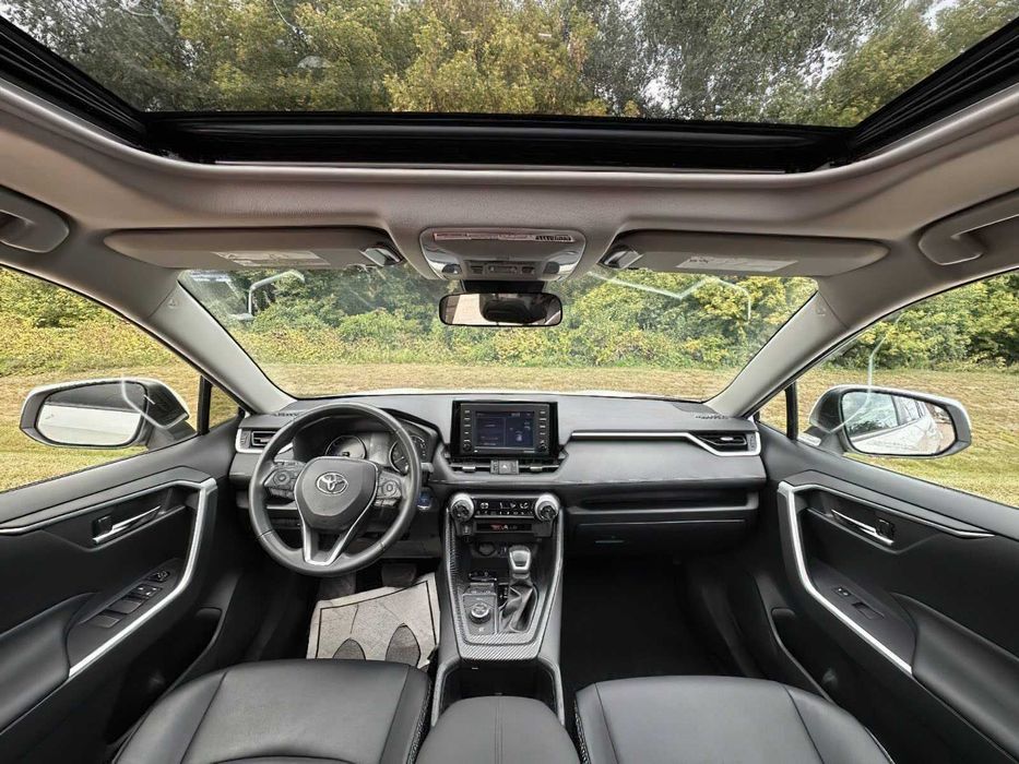 Toyota RAV4  XLE Premium      2022