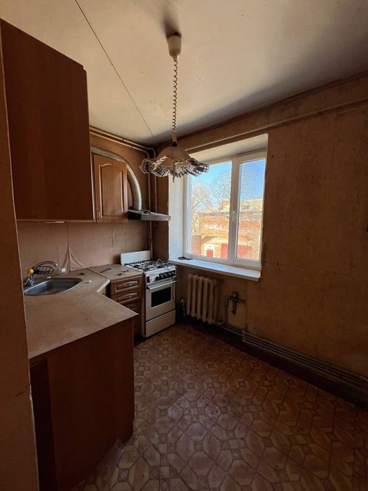 Продам 2-кімнатну квартиру біля ринку 

Продається 2-кімнатна кварт