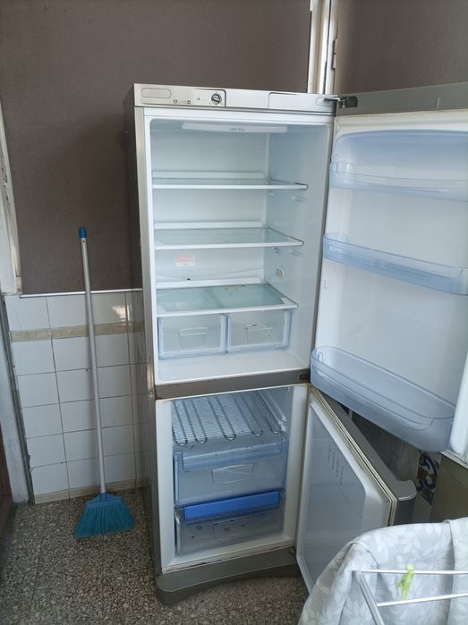 Frigorífico combinado478382326872821760