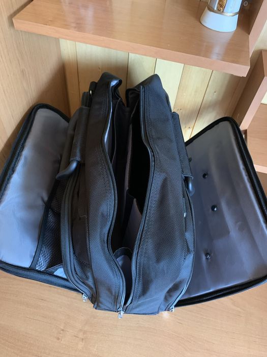 Сумка фірмена”Kensington” для ноутбука на 15.6* розмір40*30*15 см.