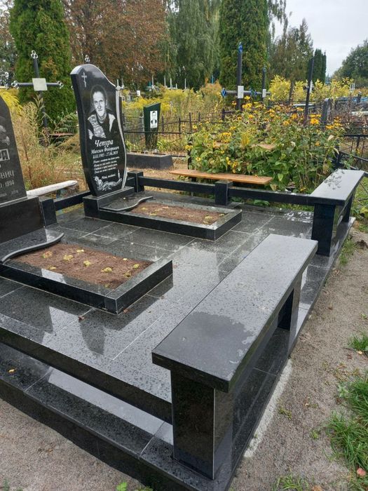 Памятники з граніту