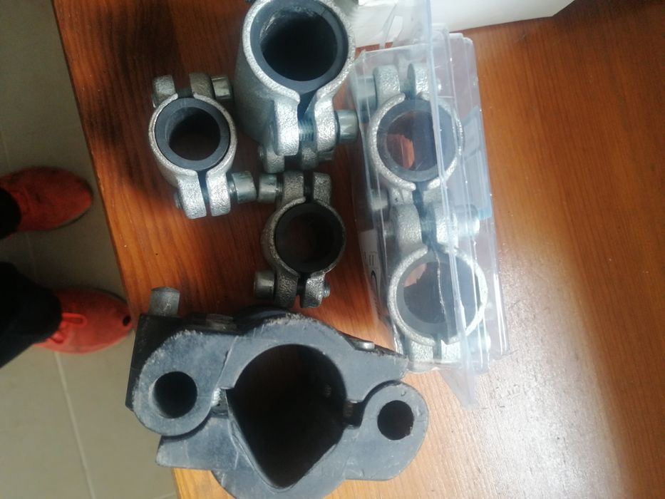 Abraçadeiras tapa furos de 1/2, 3/4 e 1/1/4  tomada dupla