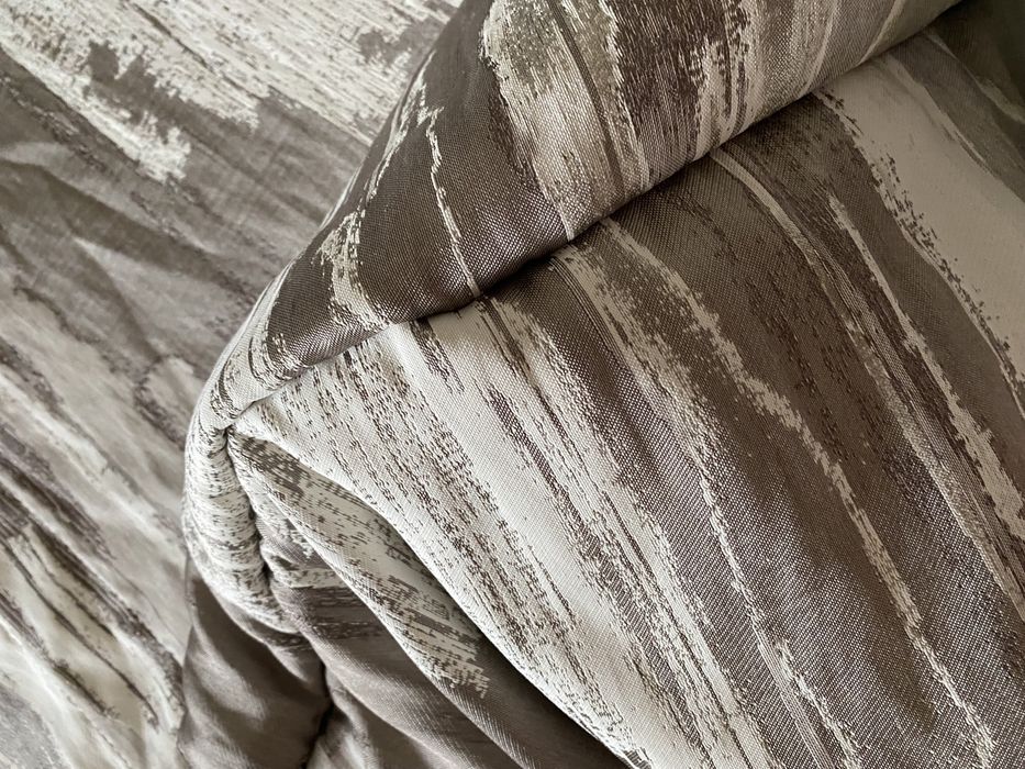 Narzuta na łóżko szara beżowa elegancka