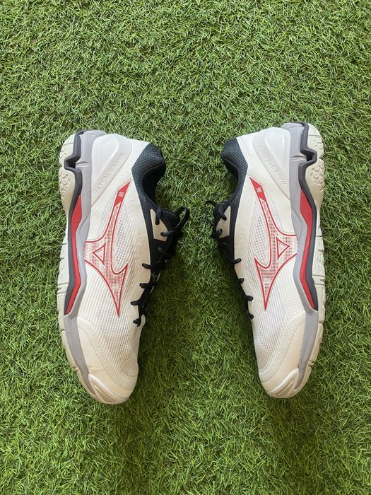 Волейбольні кросівки mizuno