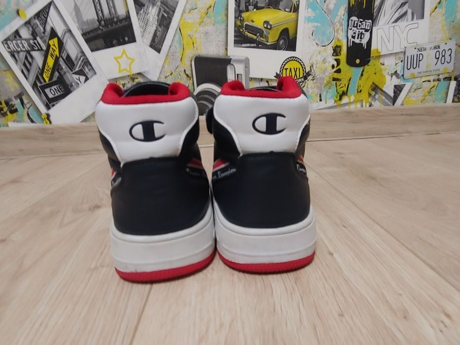 Кросівки hampion в хорошому стані 8з10 розмір 38.