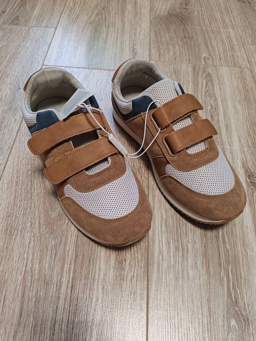 Продам фірмові кросівки 37р.,38 р на хлопчика