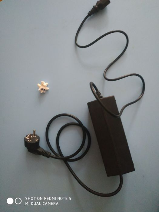 Продам зарядное устройство