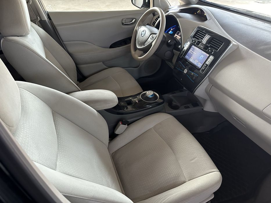 Оренда nissan leaf 40kwt (220км ходу) + Webasto