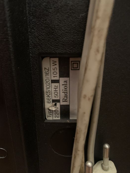 Televisão Antiga Radiola a funcionar