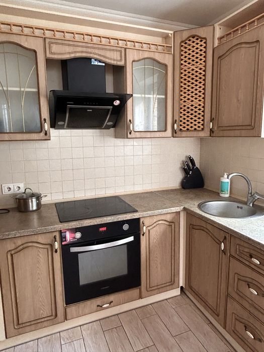 Продаж котеджу з готовим бізнесом