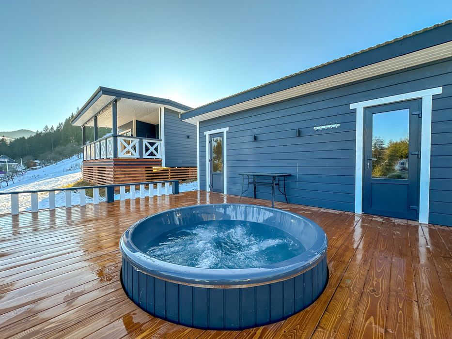 Здаються два новенькі будинки з усіма умовами, з чудовим краєвидом.