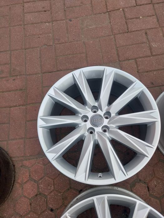 Oryginalne Felgi Aluminiowe Audi R20 5x112 9J ET 38