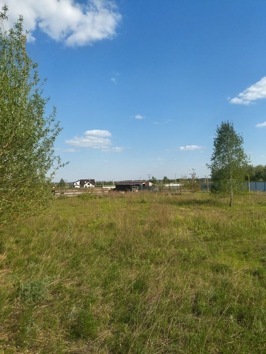 Продаж земельної ділянки під будівництво.