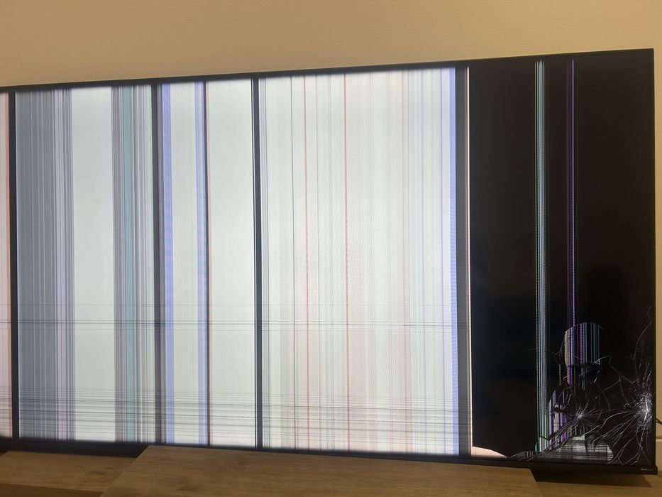 Televisão Hisense 65A6BG 65 polegadas — ecrã partido — para peças