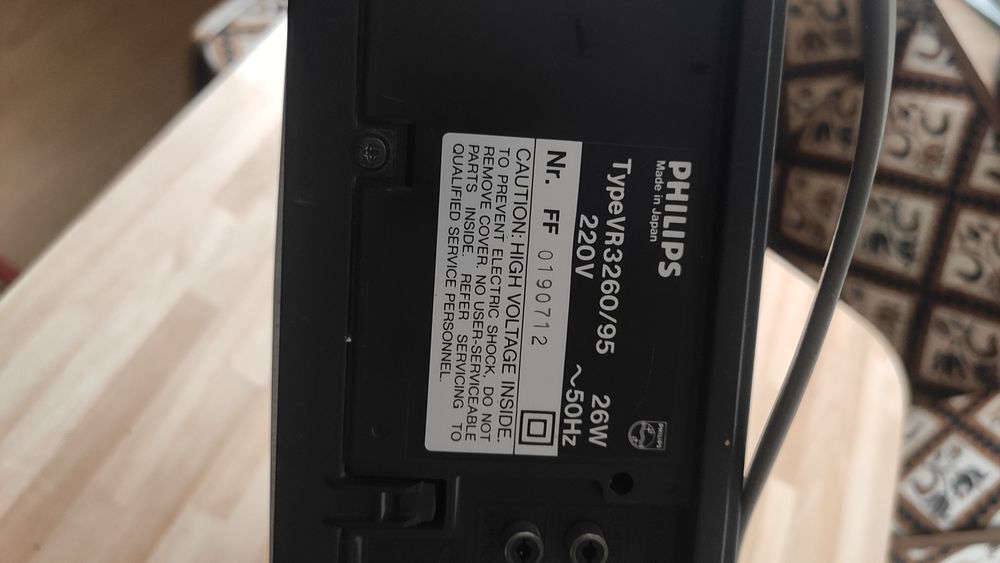 Продам видиеомагнитофон Samsung, Philips