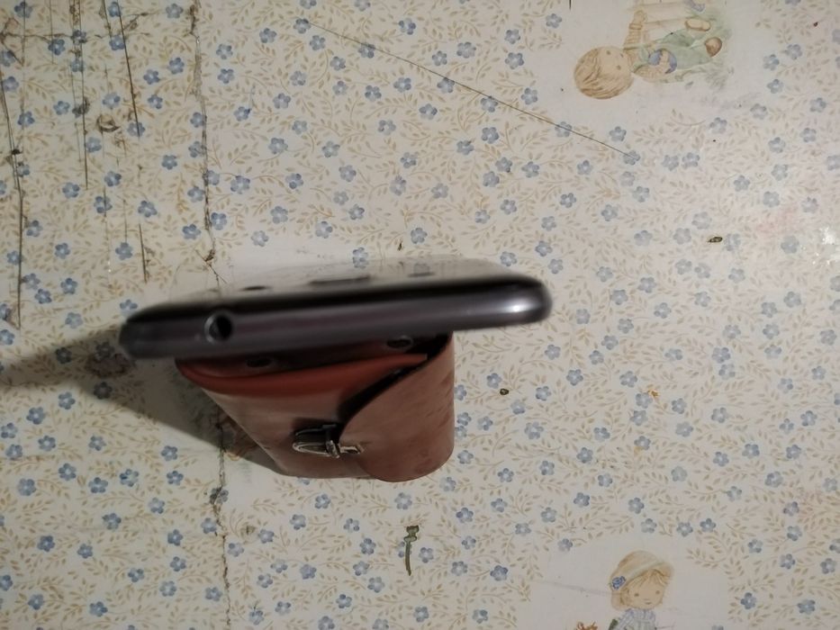 Vendo telemóvel Samsung carregador e fone