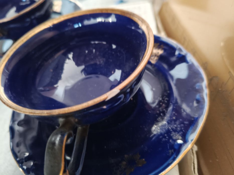 Porcelanowy Zestaw 2 filiżanek 3 spodków  i zakrywki