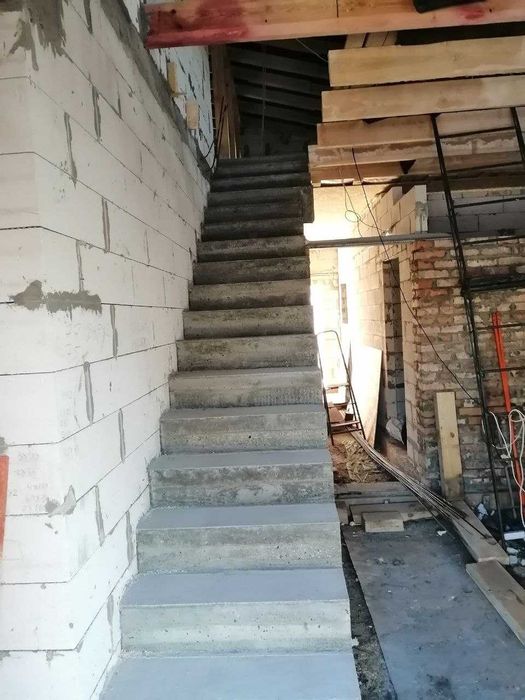 Бетонні сходи за доступною ціною! Заливка сходів з бетону.