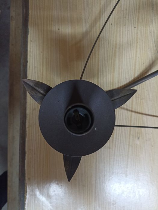 Lustre antigo em metal