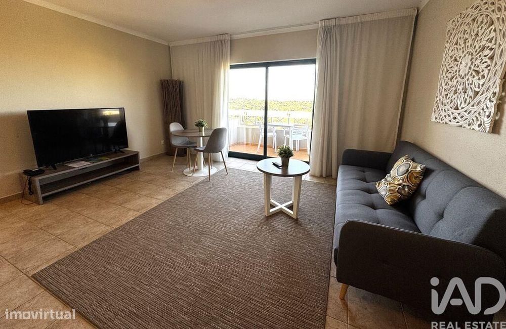 Apartamento em Estômbar e Parchal de 59,00 m2
