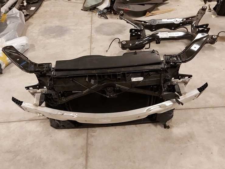 AUDI TT 8S Передня панель телевізор