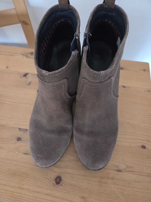 Botins de camurça castanha Tommy Hilfiger, tamanho 37