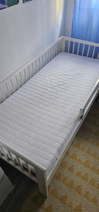 Camas de criança com barras de segurança