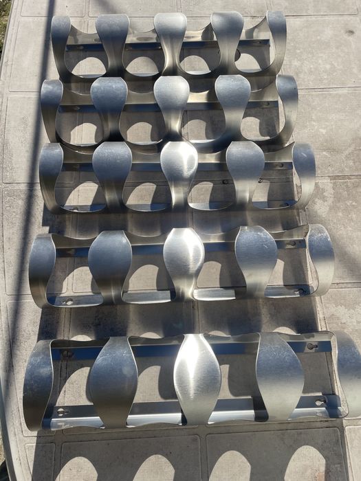 Garrafeira de parede