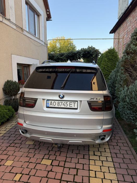 BMW X5 E70 ………..