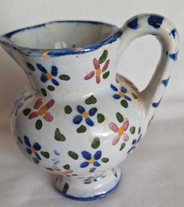 Jarrinha de faiança de Coimbra Autoria Viúva Alfredo Oliveira anos 30