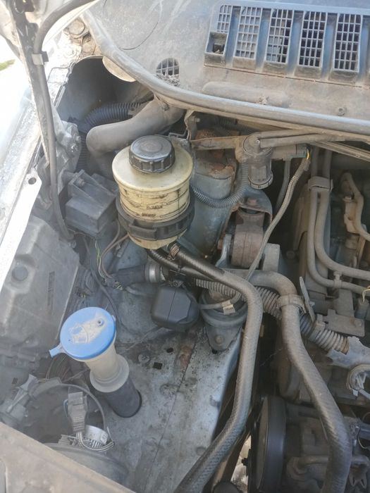 Скудо універсал бус мінівен