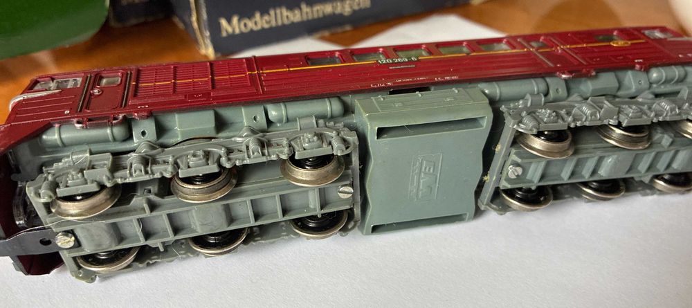 PIKO BR 120 DR H0 1:87 – sprawna, światła, oryginalne pudełko