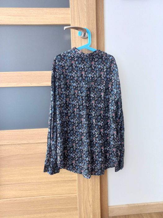 Czarna koszula w kwiatki Reserved 35