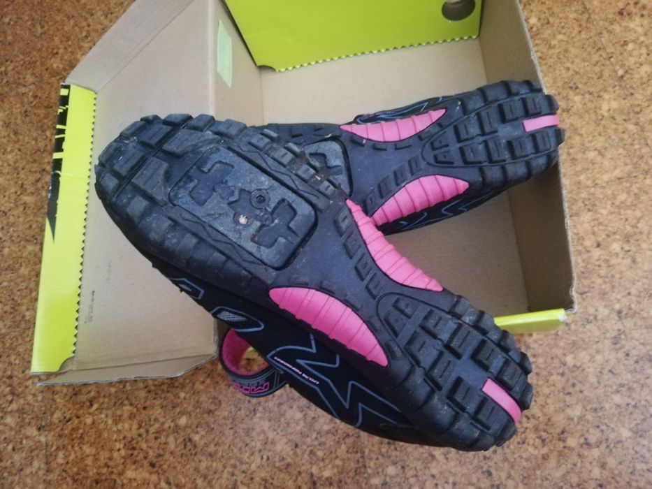 Sapatilhas/Tenis de bicicleta de senhora N-38 =NOVAS =