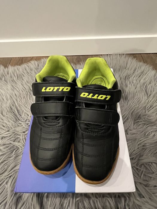 Buty do pilki halowki Lotto rozmiar 31