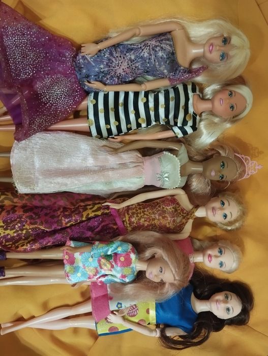 Куклы. Аналог Барби. Цены разные.