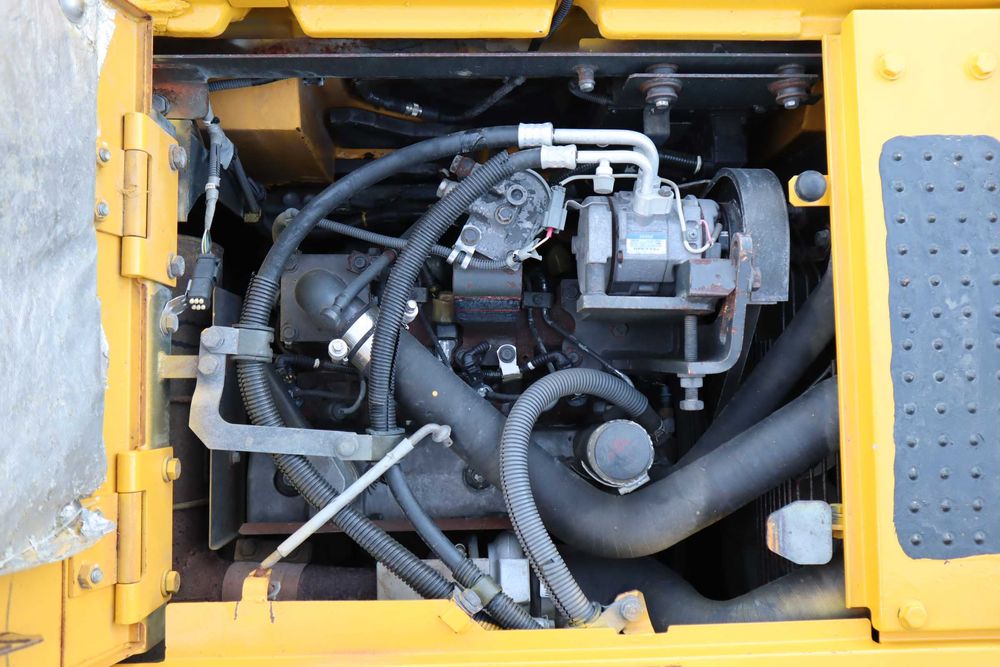 2008 Komatsu PC138US-8 Escavadora Giratória de Rastos