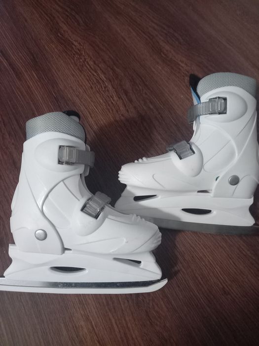 Жіночі коньки роздвижні