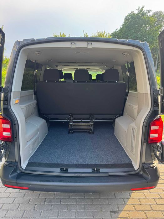 Wynajem VW Caravelle 9-osobowy – Automat DSG