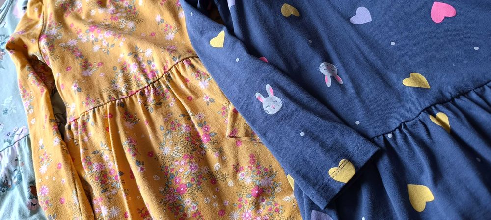 Sukienki r.122 (SMYK, H&M)