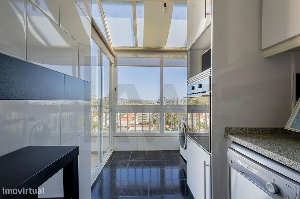 Apartamento T2 com Terraço e Vista Mar | Santo António da Caparica