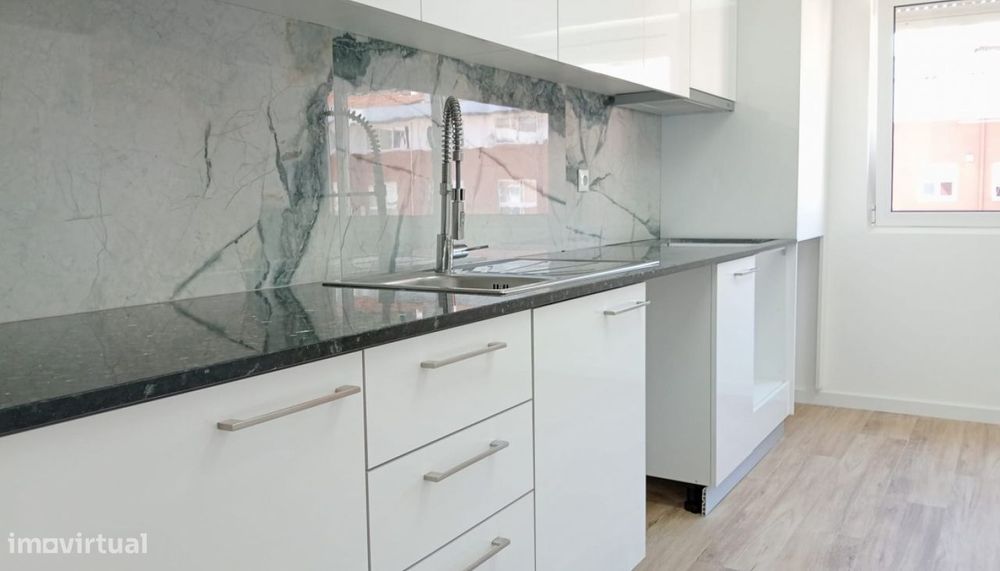 Venda de Apartamento T3 Totalmente Remodelado, Sta Maria Maior, Viana