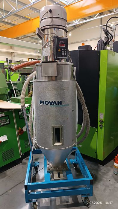 Zbiornik na granulat PIOVAN T100IX z podajnikiem Plastic Systems VLM5