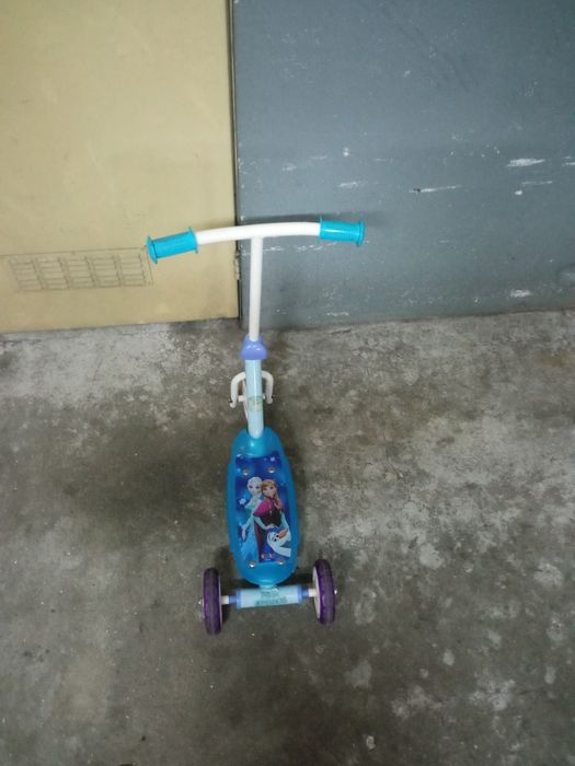 Vendo bicicleta de criança com capacete