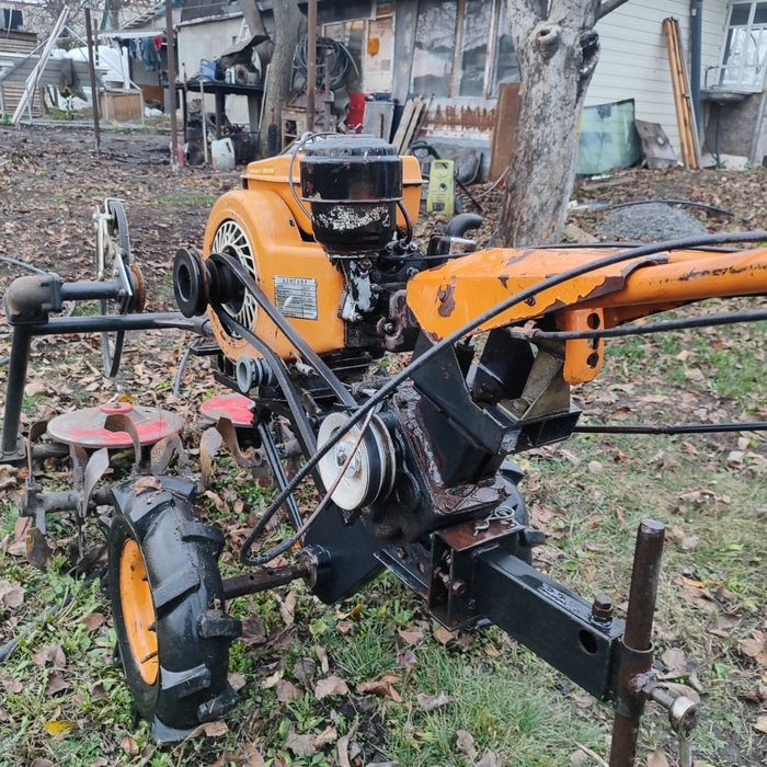 Продам мотоблок +комплект