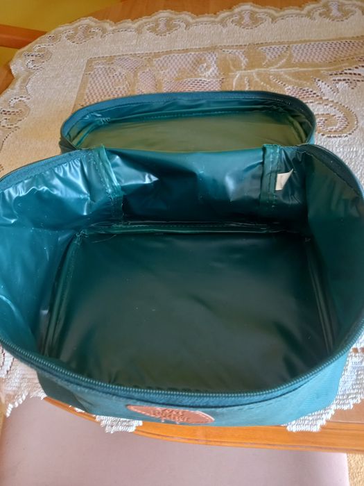 Kuferek na kosmetyki I nie tylko firmy Yves Rocher