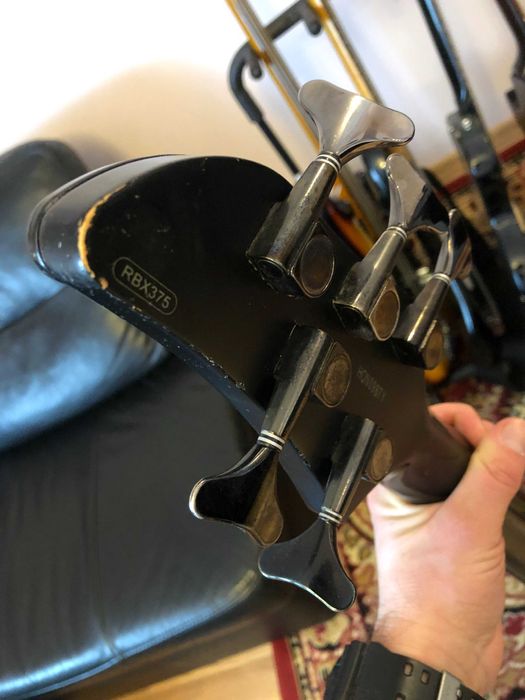 Gitara basowa YAMAHA RBX 375