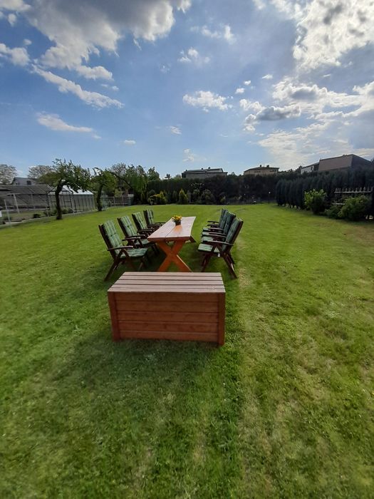 Solidny drewniany stół i krzesła  do altanki, ogrodu  lub na taras