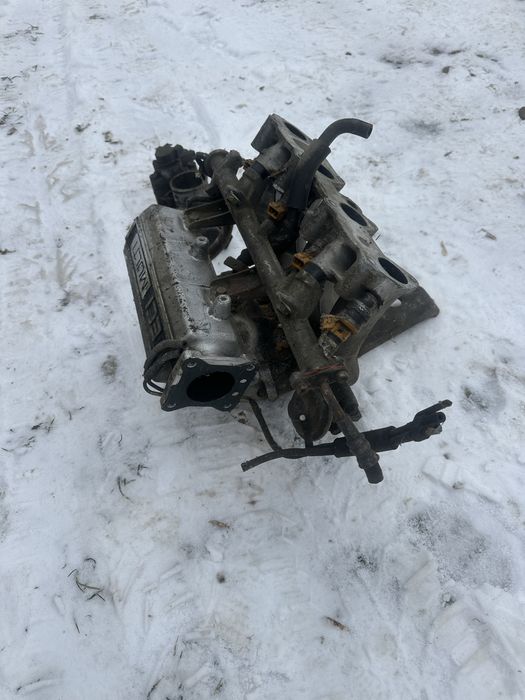 Комплект деталей від двигуна автомобіля міцубісі галант 1,8 бензин .